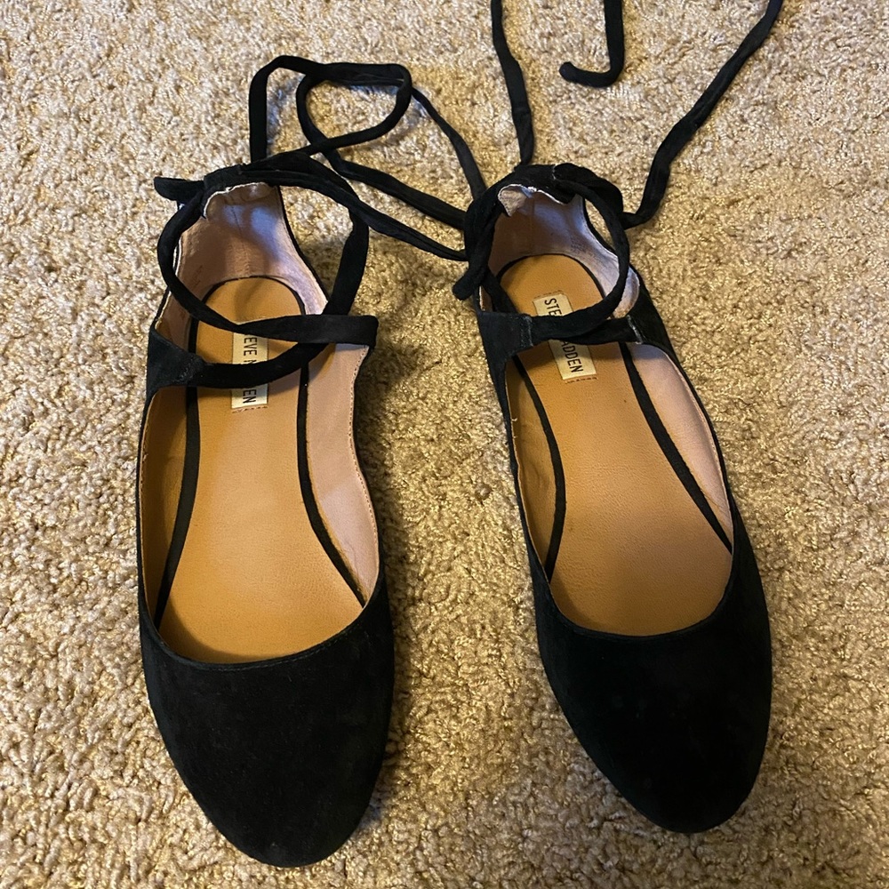 Women’s size 9 Steve Madden lace up flats